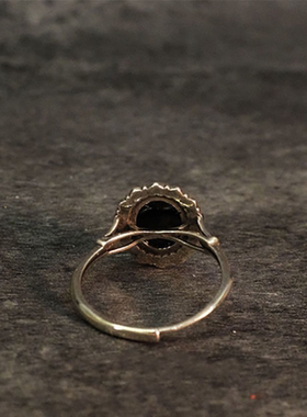 【招财女】仿古埃及黑猫眼太阳石镶嵌锆石戒指精致复古做旧古着款
