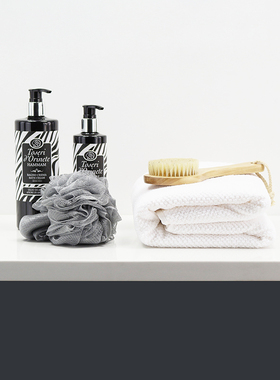 北欧风格卫生间浴巾装饰瓶浴室柜