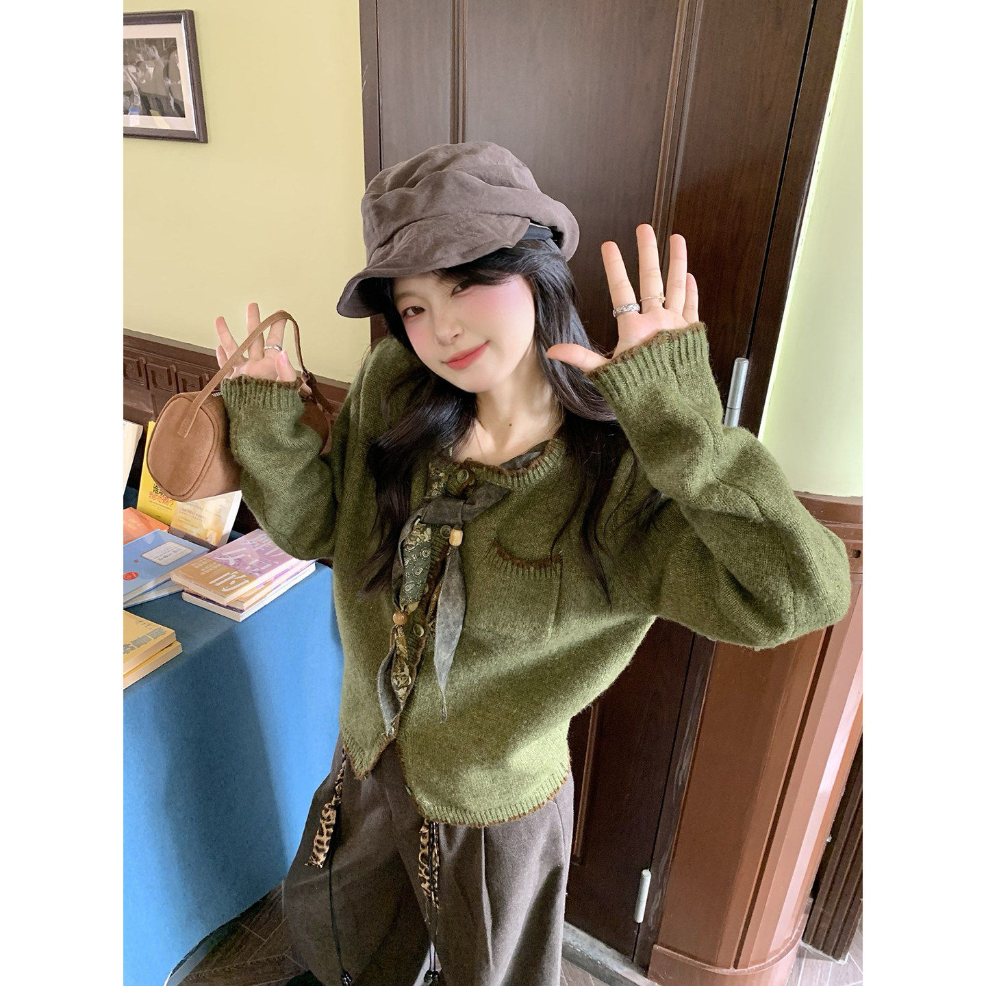 小仙倪子圆领针织衫女初冬丝带领设计单排扣开衫休闲保暖外套上衣,淘宝优惠券,粉丝福利购,淘宝优惠卷