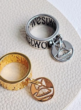 土星宽面镂空圆牌戒指字母