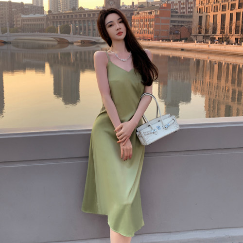 吊带连衣裙夏季女质感高级感芥末绿缎面别致惊艳绝美冷淡系绿裙子 - 图2