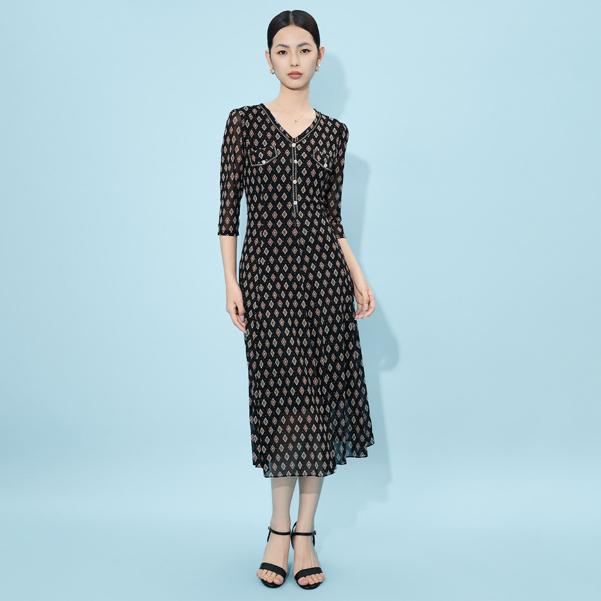 马天奴2025春夏新款黑色菱格印花V领网纱连衣裙子小香风网纱收腰,淘宝优惠券,粉丝福利购,淘宝优惠卷