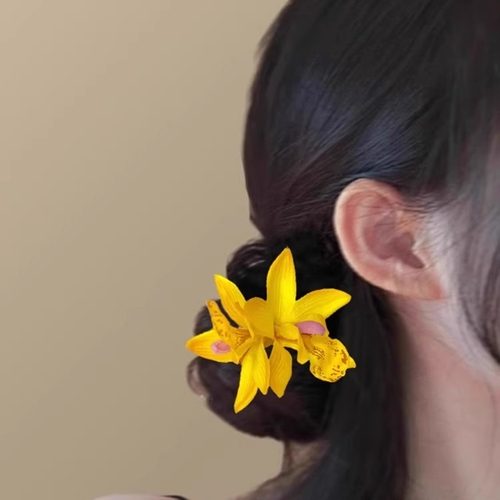2025新款黄色兰花花朵发夹女氛围感侧边夹仿真头花发卡拍照发饰 - 图2