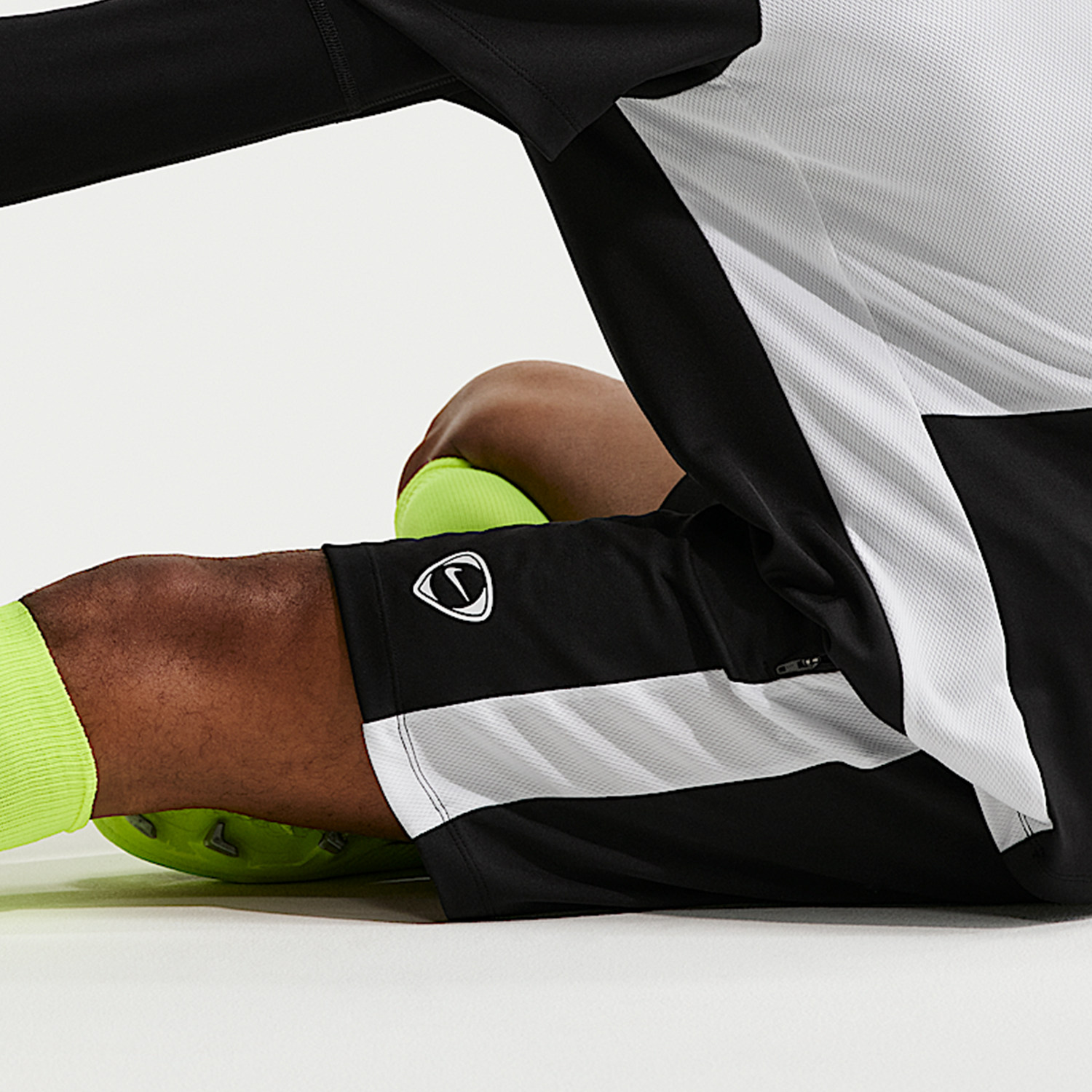 Nike/耐克正品2025男士耐穿拼接透气松紧腰足球短裤IF1526-010,淘宝优惠券,粉丝福利购,淘宝优惠卷