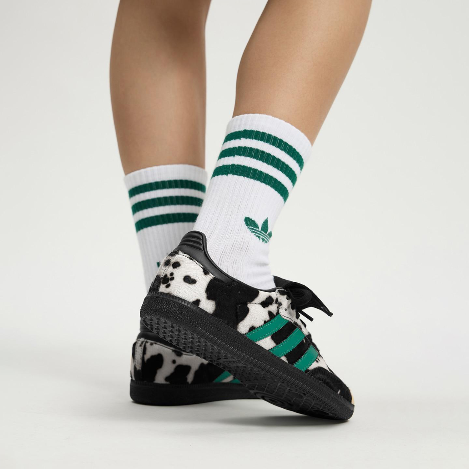 Adidas/阿迪达斯官方正品三叶草女士低帮系带经典运动鞋JS3930 - 图2