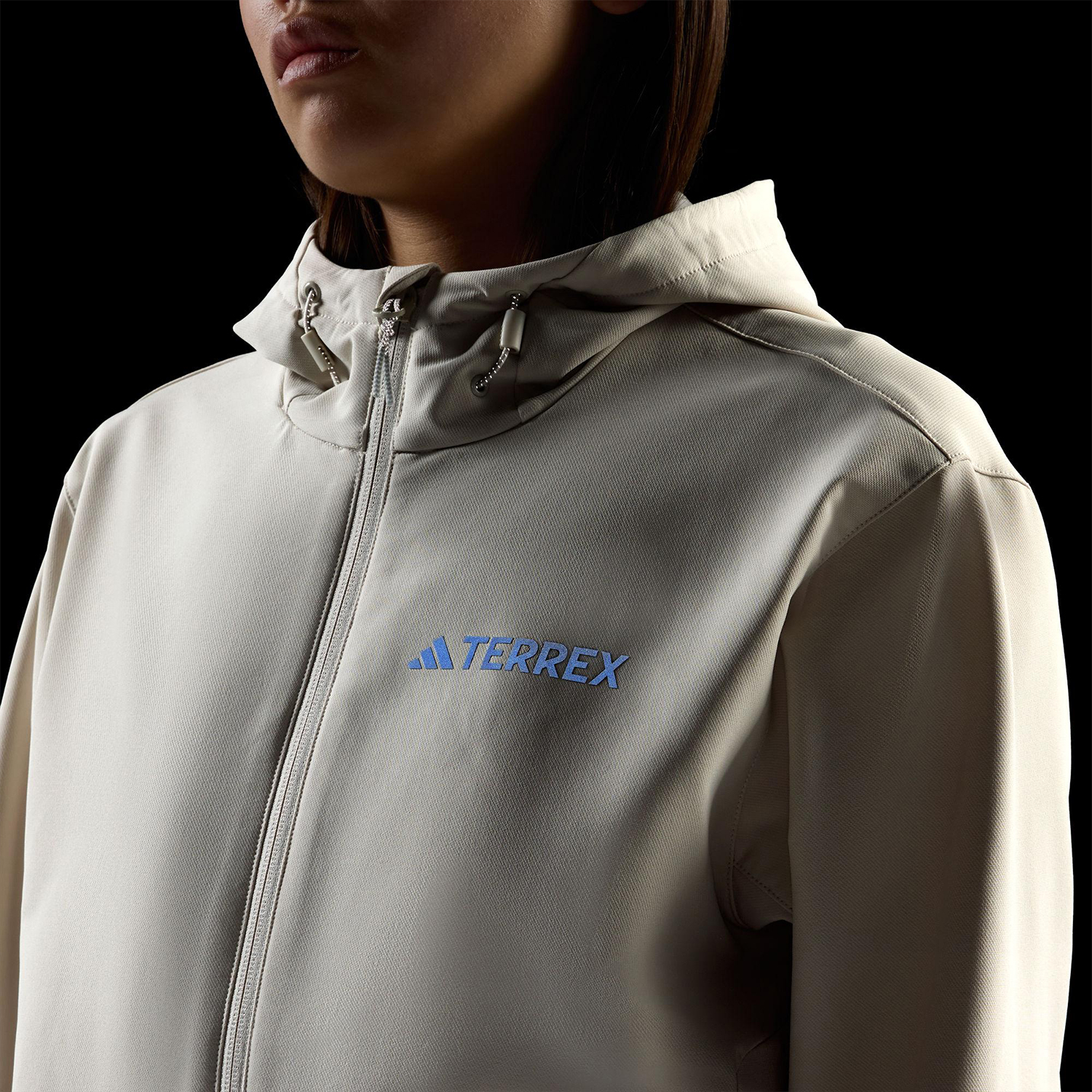 Adidas/阿迪达斯正品2025女士拉链户外保暖宽松软壳外套JV6235 - 图1