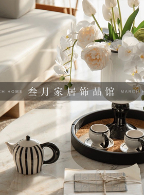 样板间复古餐厅酒柜酒杯烛台搭配