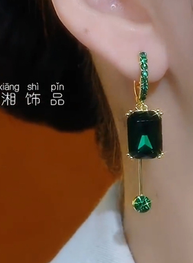 洋气绿色方形锆石流苏耳环2025新款爆款高级感适合圆脸时尚耳饰