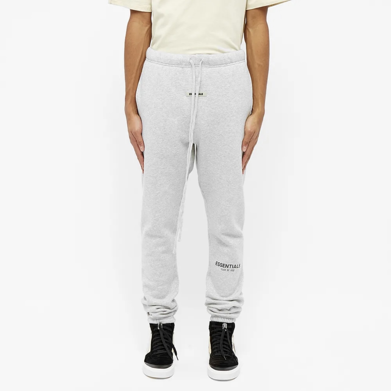 FEAR OF GOD ESSENTIALS 反光logo抽绳绵长裤 - 图2