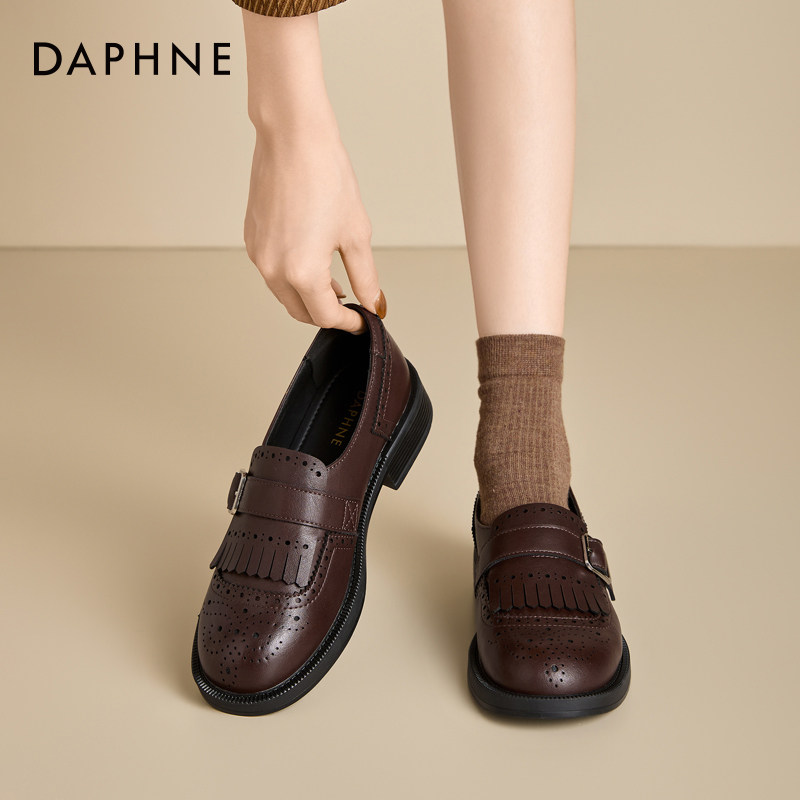 达芙妮深口单鞋2026春季新款棕色复古小皮鞋皮带扣透气休闲单鞋女,淘宝优惠券,粉丝福利购,淘宝优惠卷