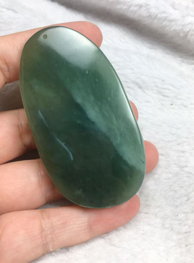 岫玉连年有余吊坠花玉蓝水莲花