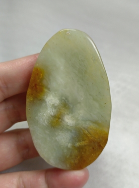 天然岫玉花玉鱼吊坠毛衣链