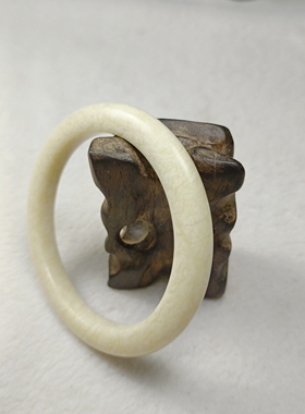 天然岫玉手镯正圈56口一物一图