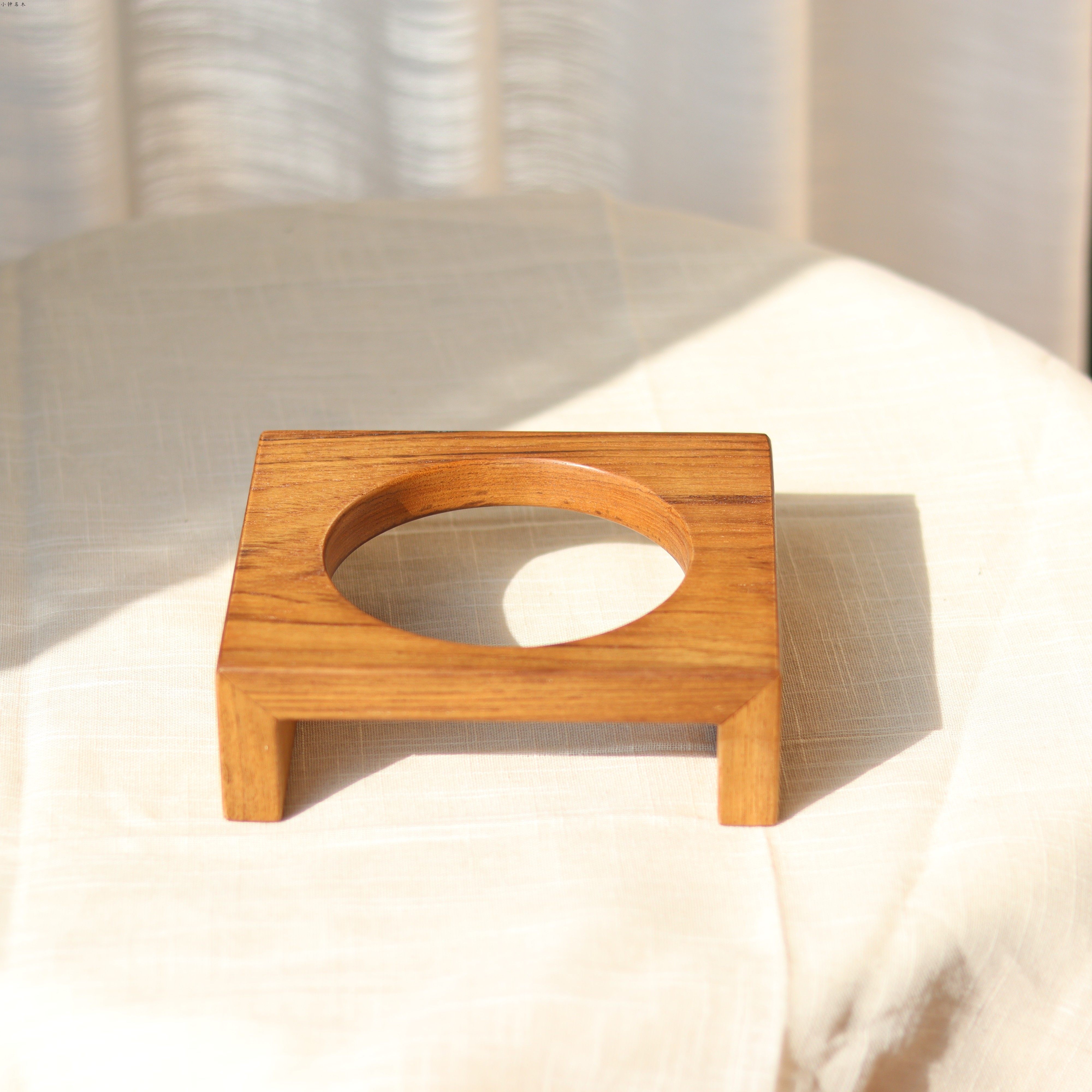 小钟名木 缅甸柚木实木宠物碗架餐适配AE碗托bridge dog环保防霉,淘宝优惠券,粉丝福利购,淘宝优惠卷