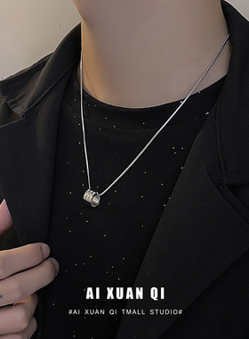 男士项链男潮嘻哈欧美小众设计感钛钢细锁骨链潮牌百搭小蛮腰吊坠