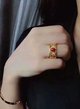 雕花镂空食指戒设计感