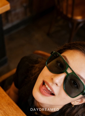 祖母绿色防紫外线飞行员式墨镜