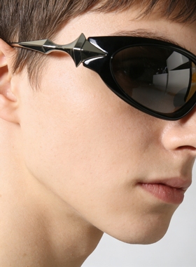 星芒设计元素环绕设计骑行墨镜