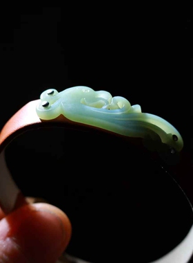 天然新疆和田玉玉器工厂店俄料碧玉老料粉青玉石复古凤凰手牌带证