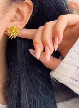 新款爆款设计师金色烟花耳钉女轻奢百搭高级感独特精致造型耳饰