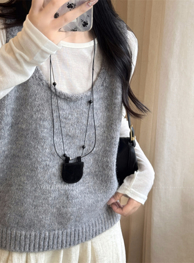 麂皮绒棕色月牙包mini项链