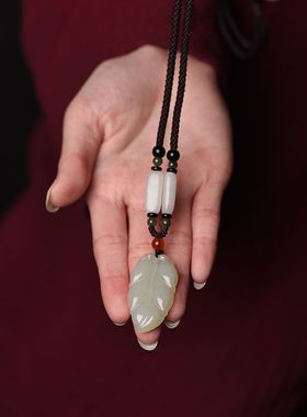 天然白玉金枝玉叶吊坠毛