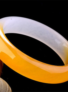 翡翠色冰种A级玉手镯绿