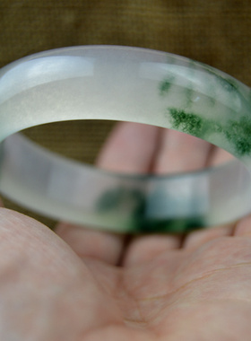 缅甸翡翠色冰种飘花水沫玉