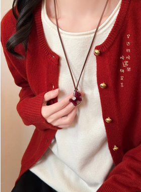 红色丝绒小马项链轻奢高级感