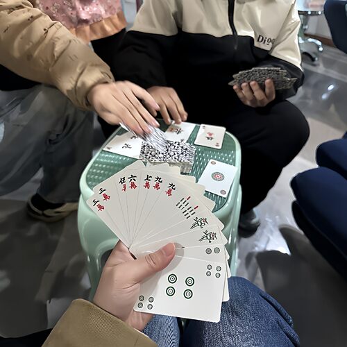 麻将牌防水加厚送筛子打麻将方便了！麻将扑克牌纸牌家用旅行简装 - 图0