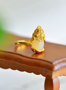 s925银镶嵌新疆和田玉白玉纳财貔貅女款戒指指环奢尚戒圈饰品