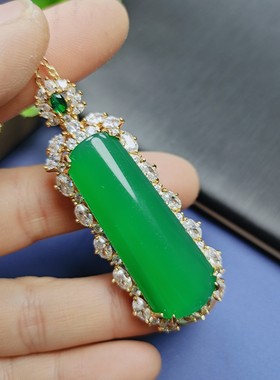 天然高冰种帝王绿玉髓镶嵌平无事牌吊坠挂件时尚女款玛瑙玉坠项链