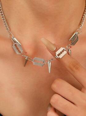 Riveted cross clavicle chain dark exaggerated necklace锁骨链