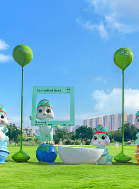 卡通新年吉祥物蛇雕塑户外发光春节2025售楼部景区美陈装饰大摆件