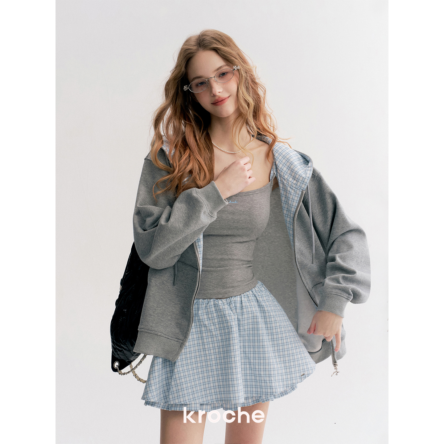 Kroche 25aw 休闲格调 格纹拼接连帽卫衣外套吊带A字半身裙三件套 - 图1