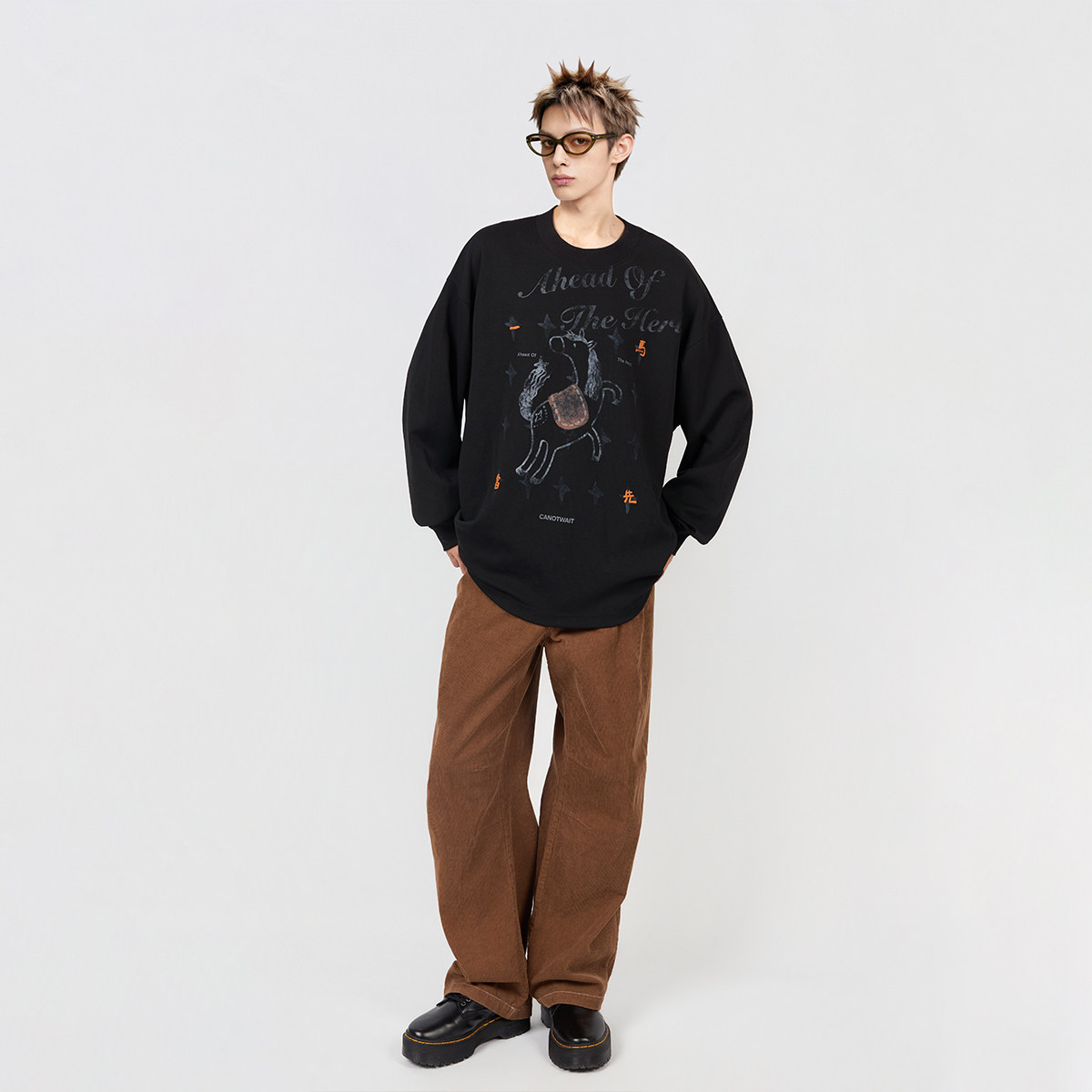 陈伟霆卫衣CANOTWAIT_马年【一马当先】手绘感马印花圆领卫衣舒适