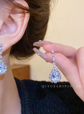 2025新款爆款流苏项链新娘礼服轻奢小众锁骨链女高级感颈链配饰