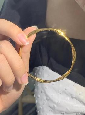 日本MUMI18K包金莫比乌斯手镯女金镯子高级感设计小众时尚简约手