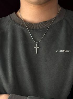 ONEPART满天星十字枷锁项链