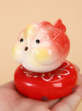 陶瓷锦鲤年年有余招财桌面摆件
