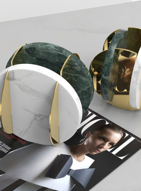 金属轻奢风样板间艺术品家居装饰