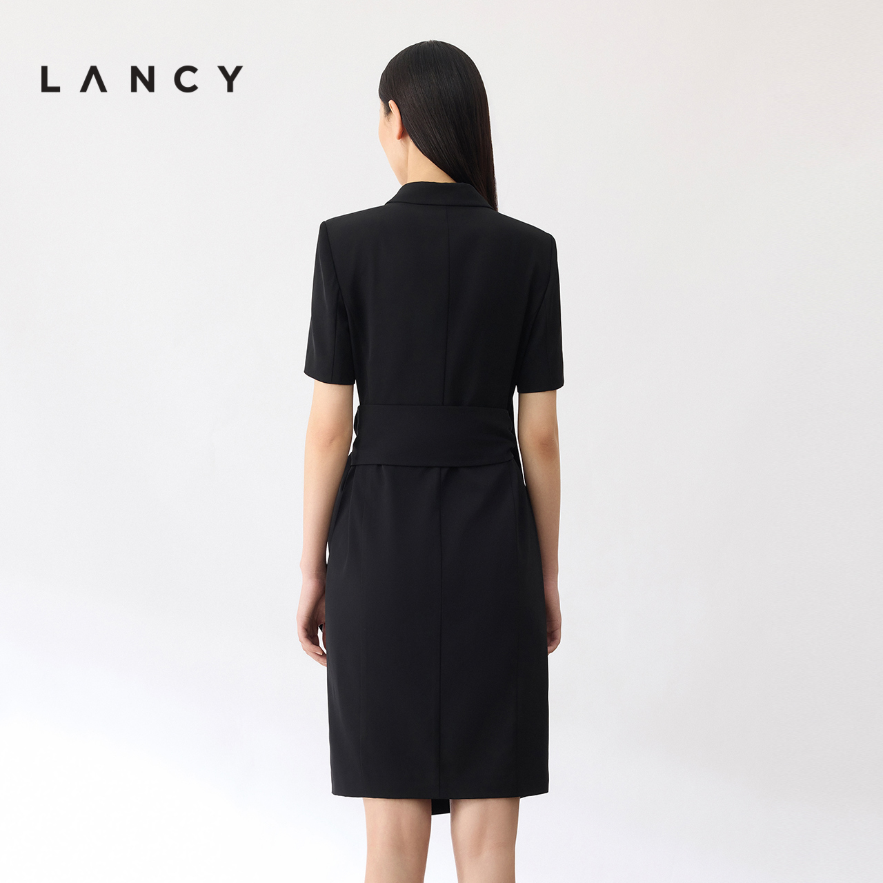 LANCY/朗姿2024夏季新款黑色设计感西装连衣裙女显瘦通勤短袖裙子