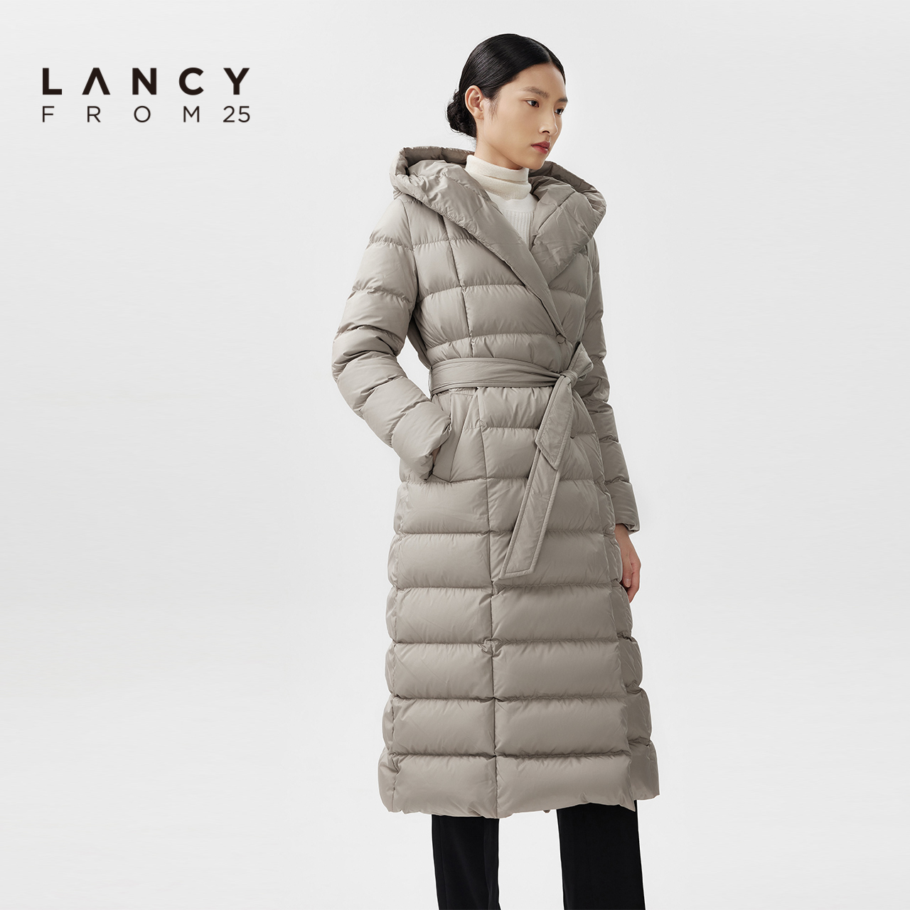 LANCY/朗姿秋冬新款翻领连帽鸭绒服品牌羽绒服女中长款气质高级感