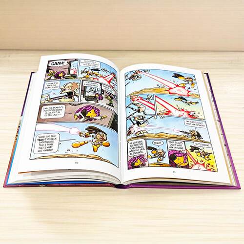英文原版 Hilo Book 4: Waking The Monsters 希罗书系列 精装 吉娜 儿童全彩漫画桥梁章节小说 - 图1