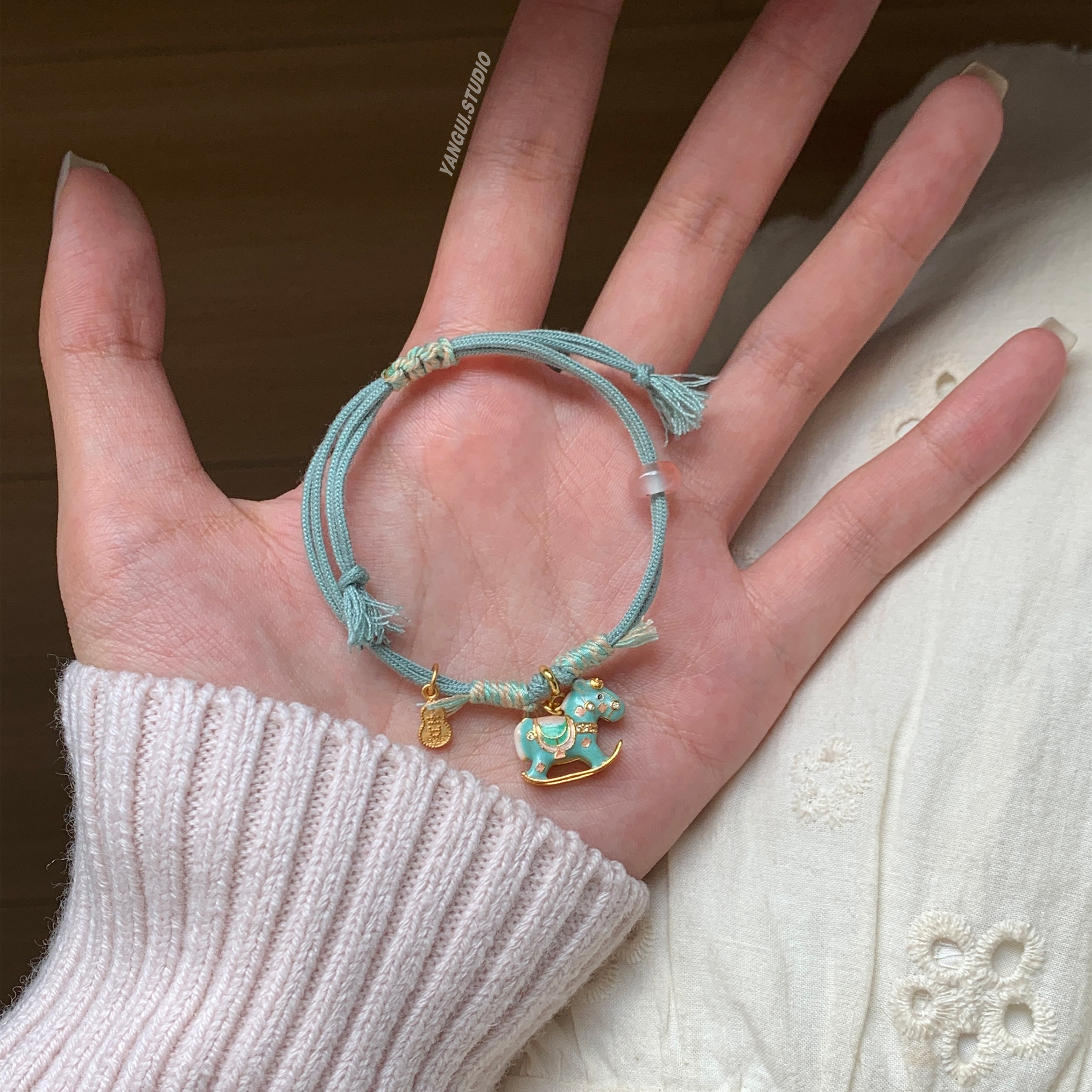 Yangui原创「蓝色木马」纯银s925吊坠马上开心编绳百搭情侣手链女,淘宝优惠券,粉丝福利购,淘宝优惠卷