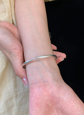 燕归星旧国风足银简约通勤手镯女