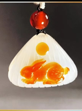 纯天然玛瑙俏色巧雕掌上明珠生肖兔吊坠纯手工雕刻男女款挂件