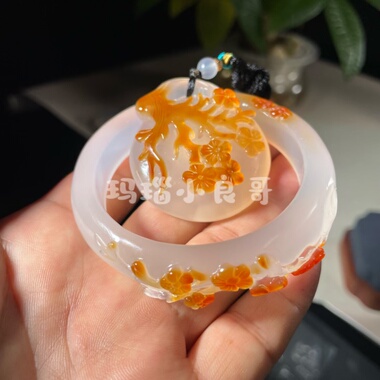 纯天然玛瑙俏色巧雕梅花手镯精工雕刻玉髓手环玉镯女生饰品送礼佳