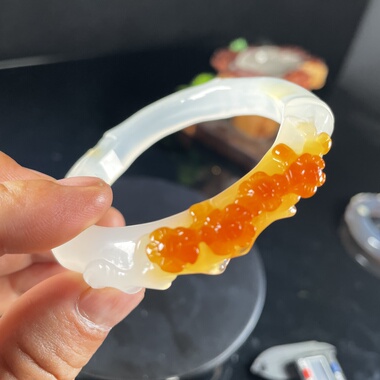 天然玛瑙俏色巧雕梅花手镯精工雕刻玉髓手环玉镯女生饰品送礼佳