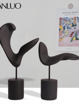 现代简约抽象组合树脂摆件酒店别墅电视柜玄关创意桌面摆件装饰品